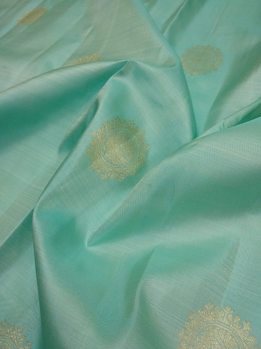 Kattaas Classic & Traditional Kanchipuram  Handwoven Silk Saree,  Beautiful Borders & butta with Grand Pallu.