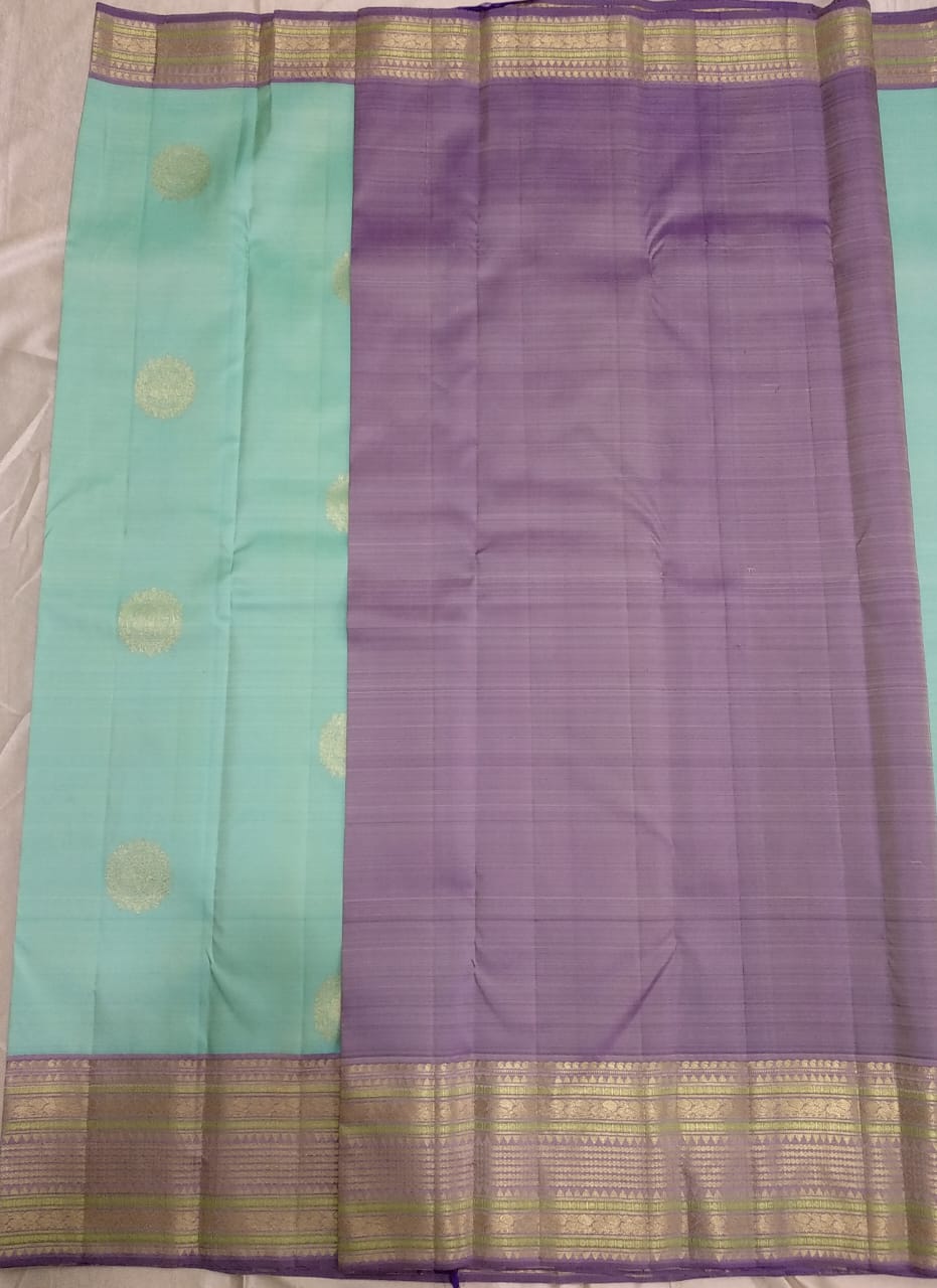 Kattaas Classic & Traditional Kanchipuram  Handwoven Silk Saree,  Beautiful Borders & butta with Grand Pallu.