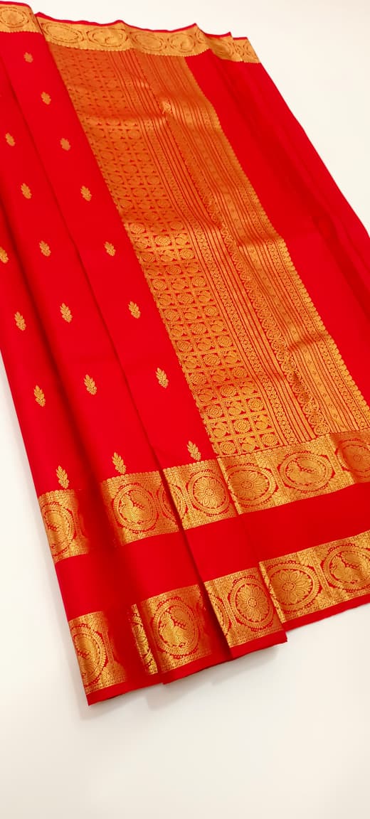 Kattaas Unique collection of Kanjivaram Silks in Classical, Beautiful Butta & Grand Pallu