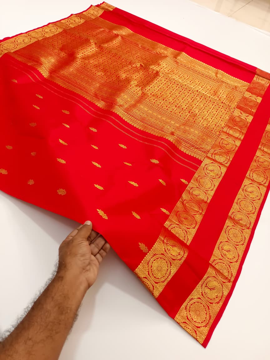 Kattaas Unique collection of Kanjivaram Silks in Classical, Beautiful Butta & Grand Pallu