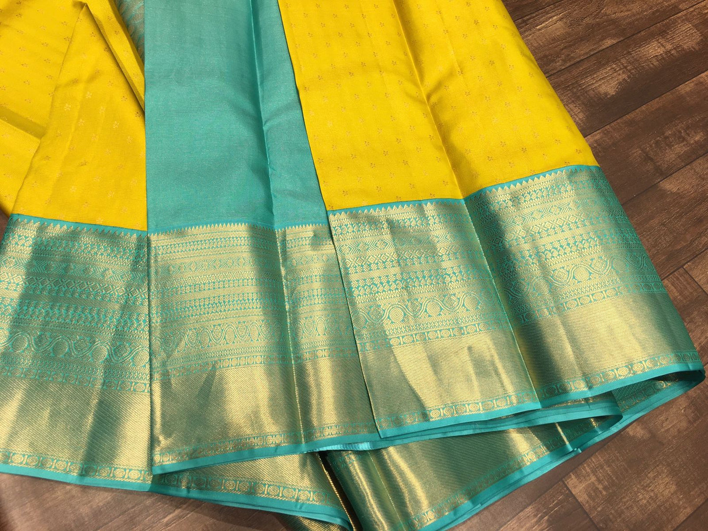 Kattaas KANCHIPURAM HANDLOOM SILK SAREES WITH RICH PALLU WITH BLOUSE