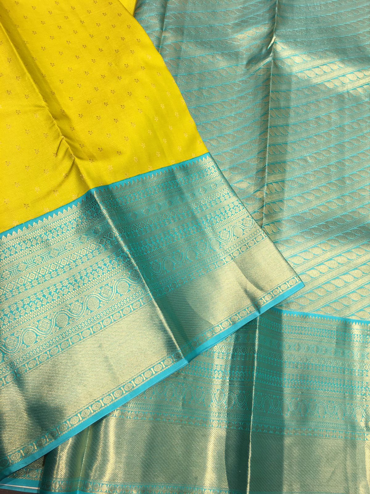 Kattaas KANCHIPURAM HANDLOOM SILK SAREES WITH RICH PALLU WITH BLOUSE