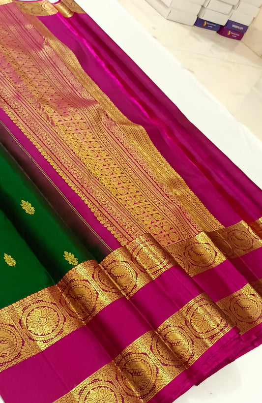 Traditional Kanchipuram  Silks in Rettai Pet Borders with Beautiful butties and Rich & Grand Pallu