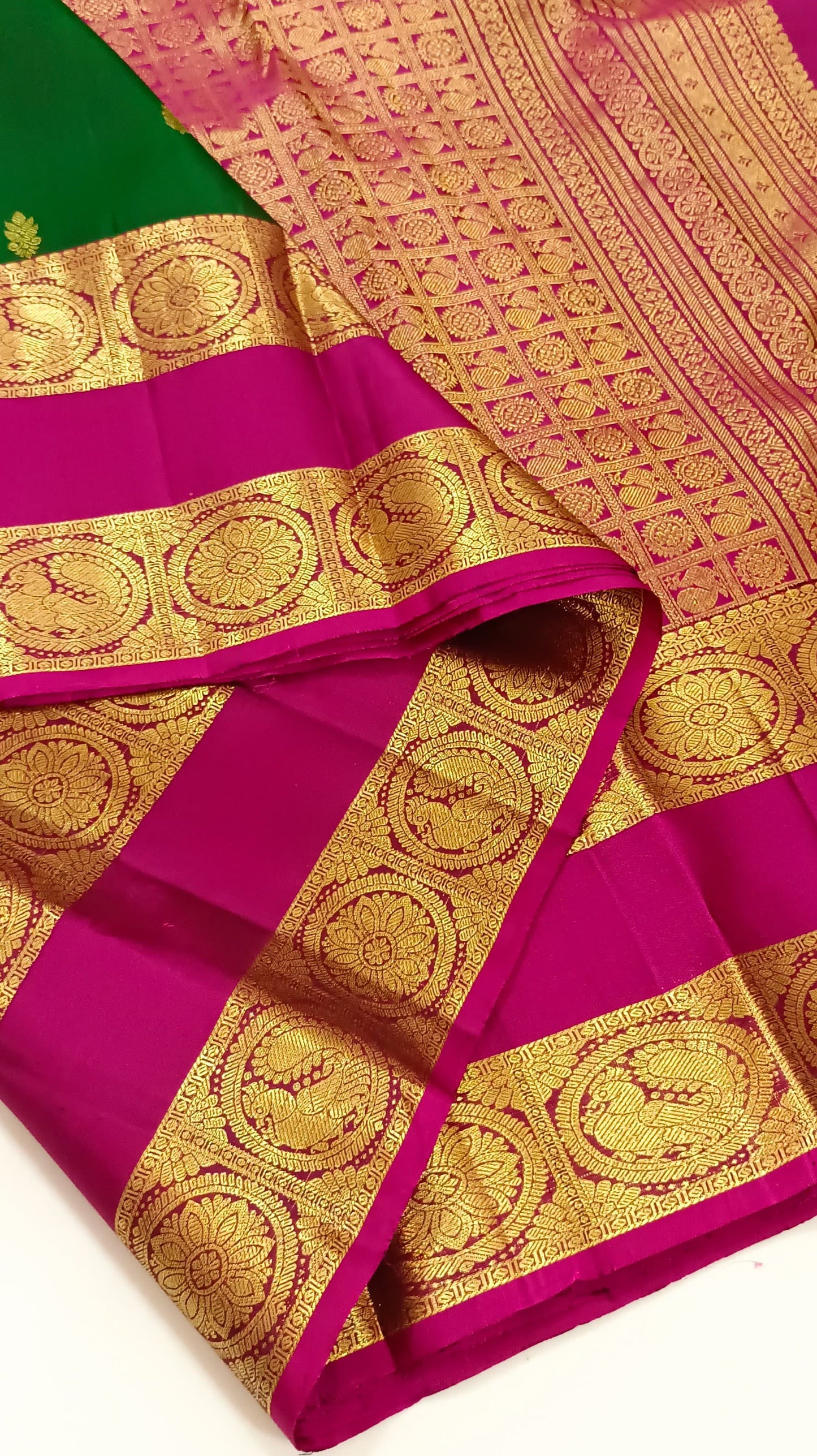 Traditional Kanchipuram  Silks in Rettai Pet Borders with Beautiful butties and Rich & Grand Pallu